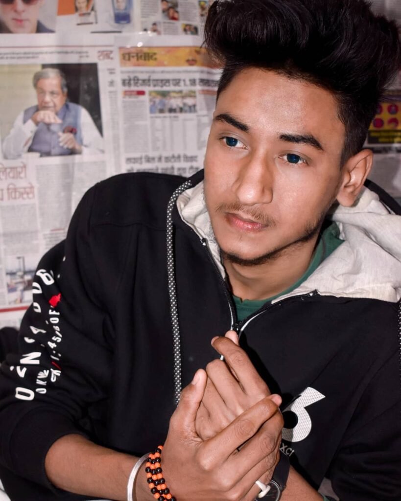 Aaryan kelvin Old Photos
