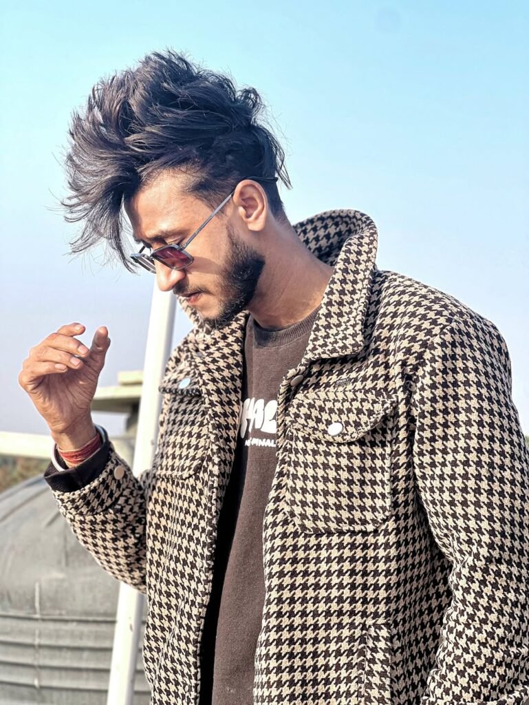 Aaryan kelvin Photos